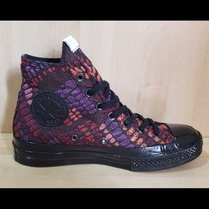 CONVERSE All Star Blank size 7 Chuck Taylor Shoes